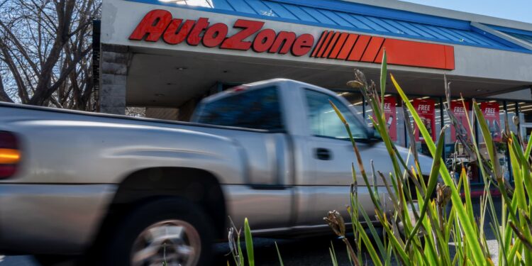 AutoZone stock has worst day in four years, despite retailer beating Wall Street estimates AutoZone stock has worst day in four years, despite retailer beating Wall Street estimates