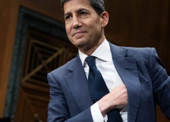 Kevin Warsh confirmed as Fed chair in party-line vote amid Elizabeth Warren’s ‘sock puppet’ criticism | Fortune