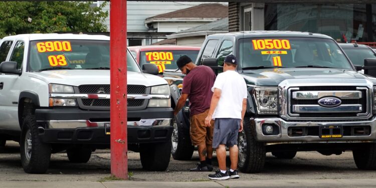 Why one of the nation’s largest auto lenders isn’t worried about high vehicle prices or ‘forever loans’