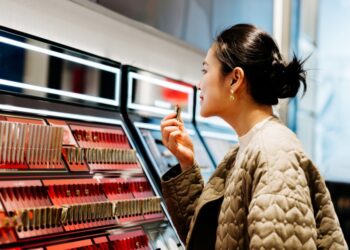 Chinese beauty brands flock to Southeast Asia as their first step in going global | Fortune Chinese beauty brands flock to Southeast Asia as their first step in going global | Fortune