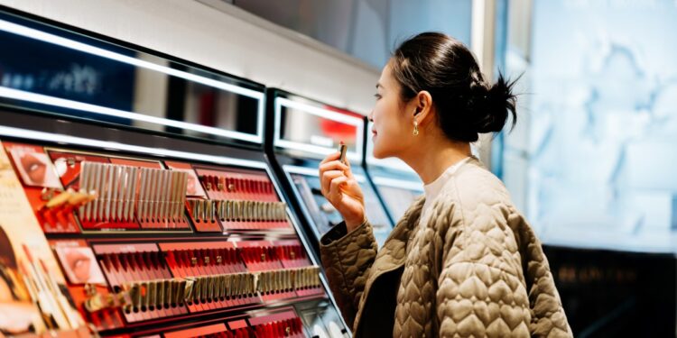Chinese beauty brands flock to Southeast Asia as their first step in going global | Fortune Chinese beauty brands flock to Southeast Asia as their first step in going global | Fortune