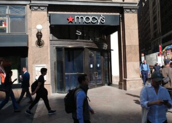 Macy’s posts strongest Q1 growth in four years, raises guidance despite consumer worries