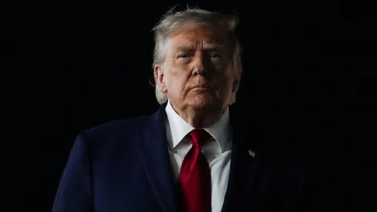Trump blames Iran for helicopter attack, says US must respond Trump blames Iran for helicopter attack, says US must respond