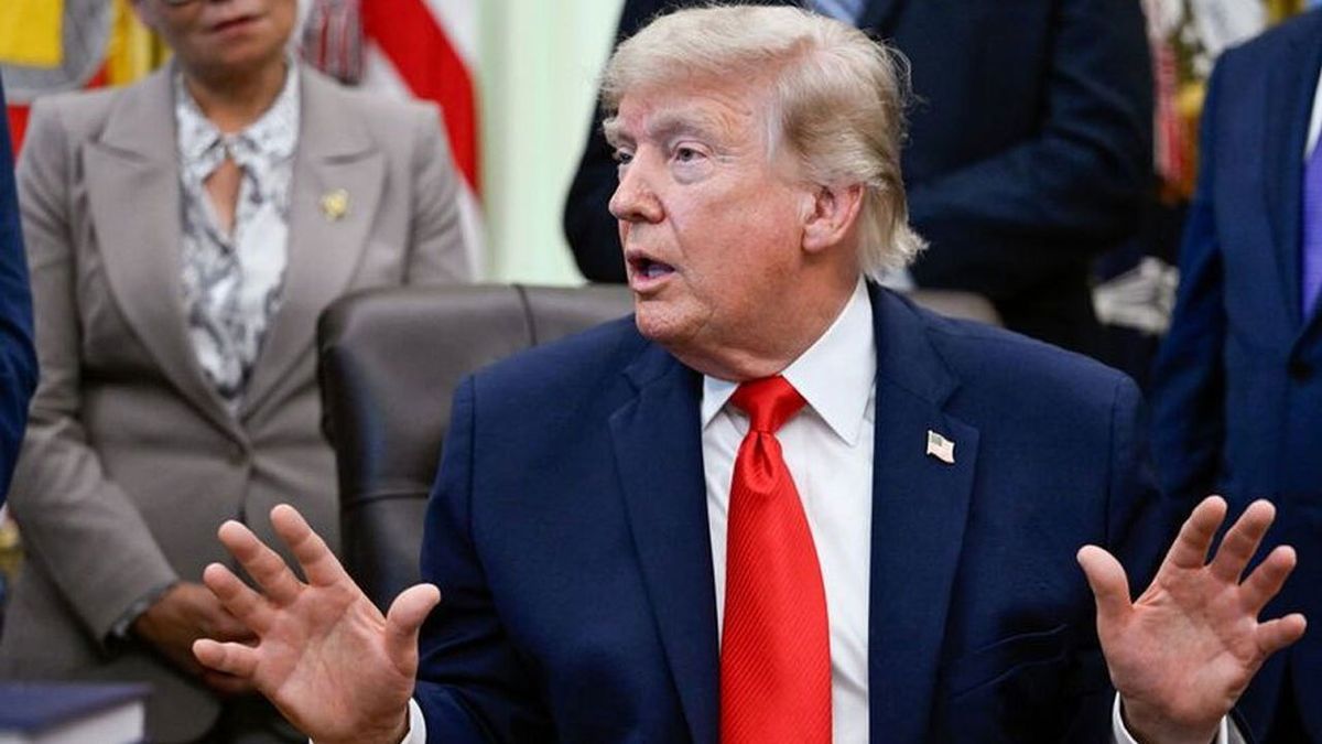 Trump says Iran deal will be signed Sunday, Strait of Hormuz to open immediately after