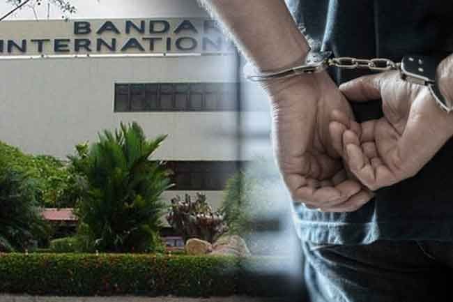 58-year-old passenger arrested with foreign cigarettes at BIA 58-year-old passenger arrested with foreign cigarettes at BIA