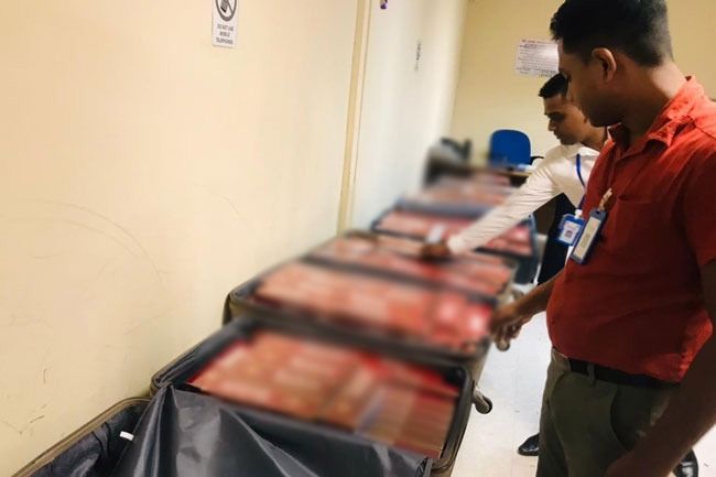 Customs officer among three arrested for smuggling cigarettes worth Rs. 9 million Customs officer among three arrested for smuggling cigarettes worth Rs. 9 million