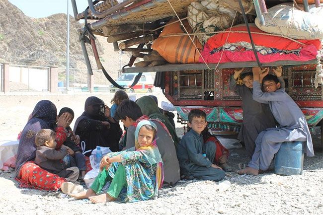 Pakistan deports nearly 60,000 Afghan refugees in 13 days: IOM Pakistan deports nearly 60,000 Afghan refugees in 13 days: IOM