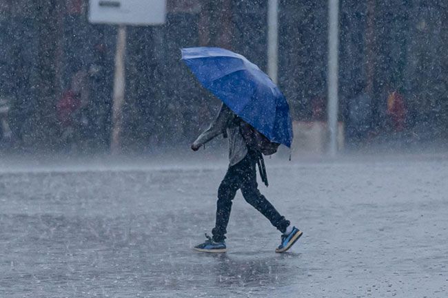 Red alert issued for heavy rainfall in multiple districts