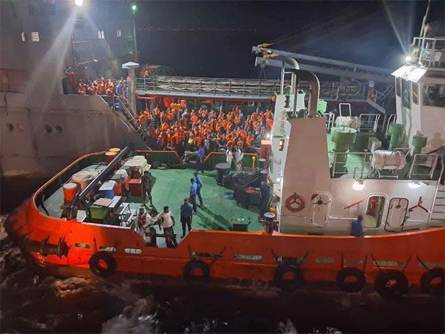 Sri Lanka grants one-month free visa to rescued Iranian sailors