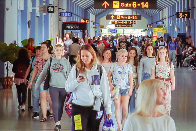 Tourist arrivals in December top 70,000