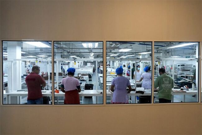 Sri Lankas apparel industry alarmed by US tariff of 30%, hopes for cut