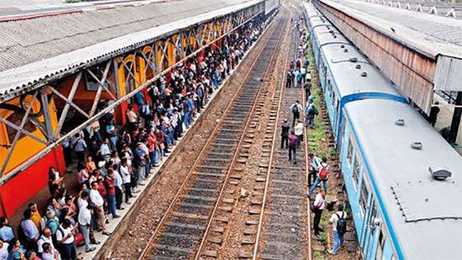 Train services on main line delayed due to signal failure near Hunupitiya station Train services on main line delayed due to signal failure near Hunupitiya station