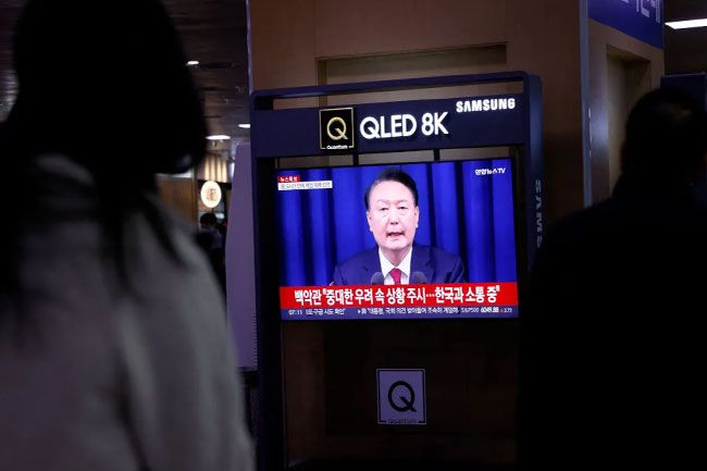 South Koreas President Yoon reverses martial law after lawmakers defy him
