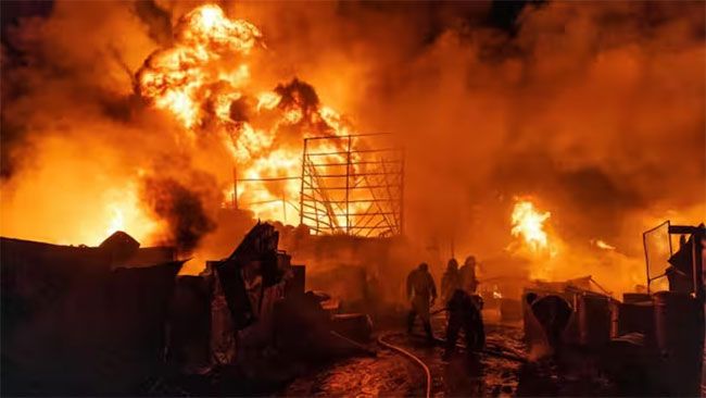 Fire in Kenya girls school dorm kills 16 Fire in Kenya girls school dorm kills 16