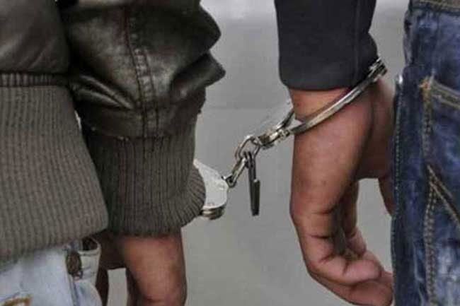 Two suspects arrested over Rs. 6 mln gold jewelry heist Two suspects arrested over Rs. 6 mln gold jewelry heist