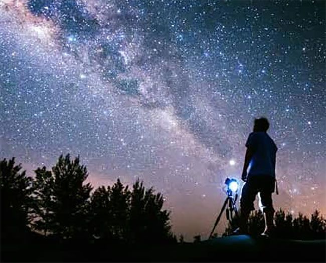 Sri Lanka to witness rare smiley face planetary alignment on Friday