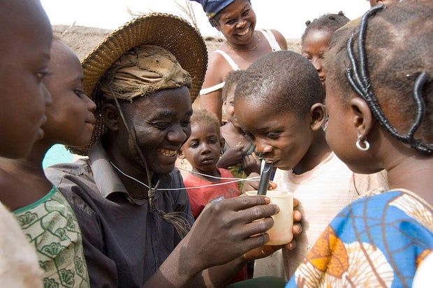 A year after Jimmy Carter's death, the disease he swore to eradicate reaches an all-time low 2 Ghana - Guinea Worm - Drinking Filter