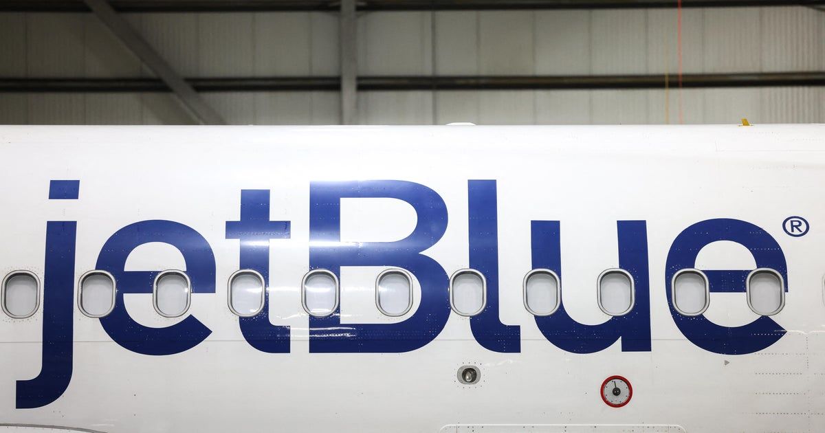 JetBlue passenger sues airline for .5 million after she was allegedly burned by hot tea JetBlue passenger sues airline for .5 million after she was allegedly burned by hot tea