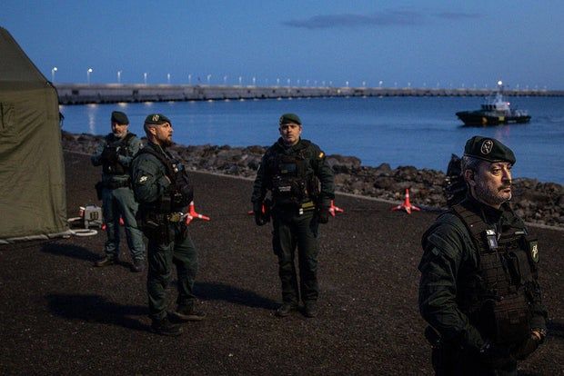 Cruise ship stricken by hantavirus reaches Canary Islands, where passengers, some crew, will be evacuated 2 Cruise Ship MV Hondius To Dock In Tenerife