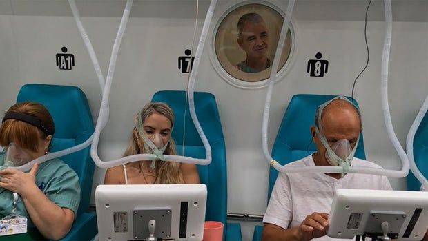 dr-shai-efrati-observes-hbot-patients.jpg