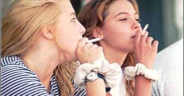Teenage smokers have different brains than non-smoking teens, study suggests