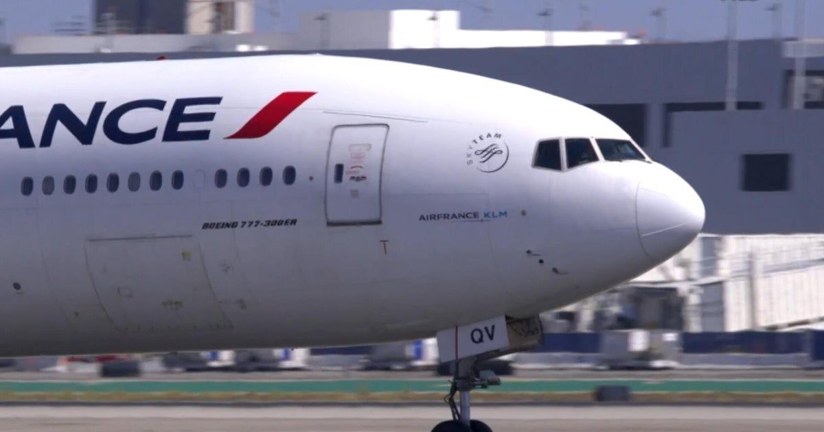 U.S. steps up Ebola prevention efforts at airports