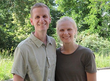 U.S. doctor with Ebola released from German hospital after recovering from deadly virus 1 doctor-wife-ebola.jpg