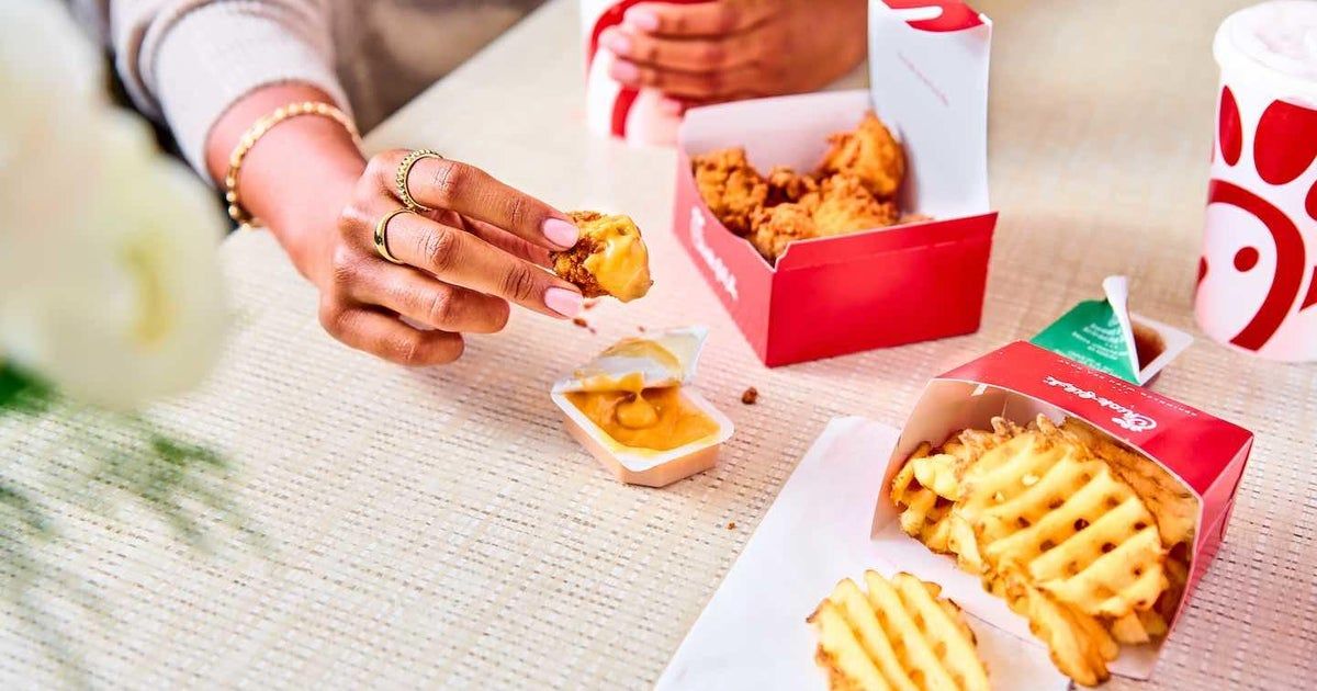 Chick-fil-A tells customers to throw out a popular dipping sauce Chick-fil-A tells customers to throw out a popular dipping sauce