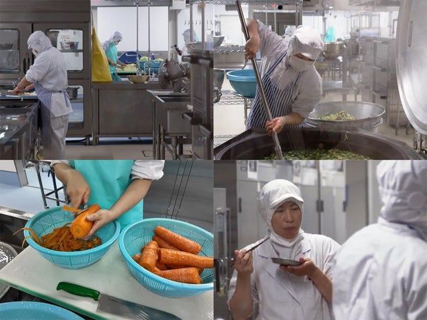 In Japan, life lessons in healthy eating 3 school-lunch-preparation-at-shikahamamirai-elementary-school.jpg