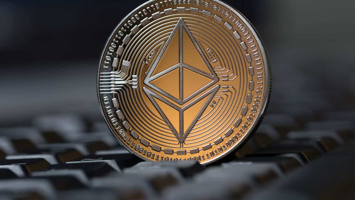 Ethereum Insider Takes Shots At ETH Founders, Calls Buterin An ‘Idiot’ And Lubin A ‘Sociopath | Bitcoinist.com Ethereum Insider Takes Shots At ETH Founders, Calls Buterin An ‘Idiot’ And Lubin A ‘Sociopath | Bitcoinist.com