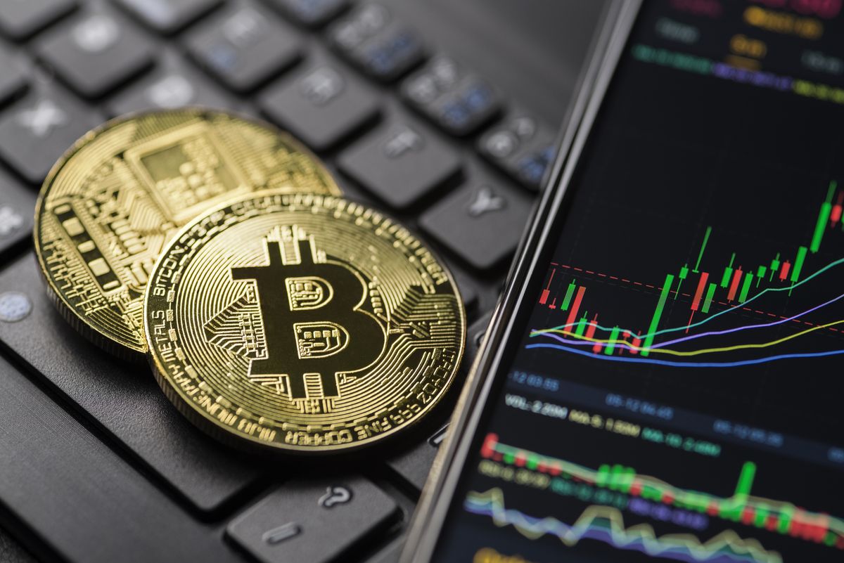 Bitcoin Long-Term Holders Loading Their Bags — Early Phase Of Bear Market? | Bitcoinist.com
