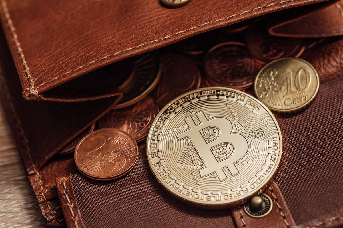 8,000 Dormant Bitcoin Suddenly Moves: What’s Next For The Market?