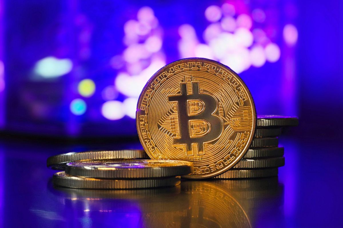 Bitcoin as a Lifeline: US Senator Champions BTC Amid Inflation Fears