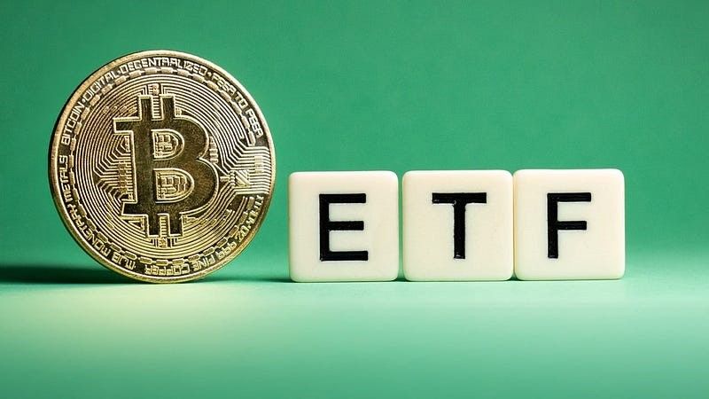 Bitcoin ETFs Weekly Net Outflows Cross  Billion Amid 0,000 Price Restest