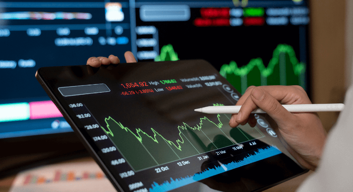 Are Bitcoin And Tech Stocks Really Linked? NYDIG Says Not So Fast