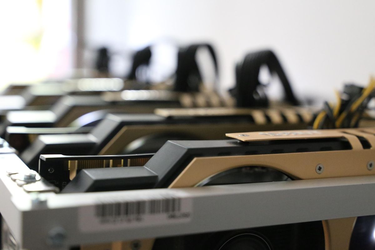 Bitcoin Miners Under Pressure Could Mark Crypto’s Next Reversal, Analysts Say