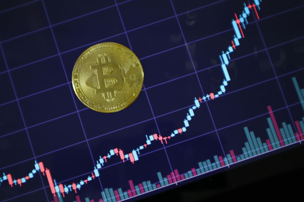 Bitcoin Holders Pull Coins Off Exchanges, Data Points To Steady Buying