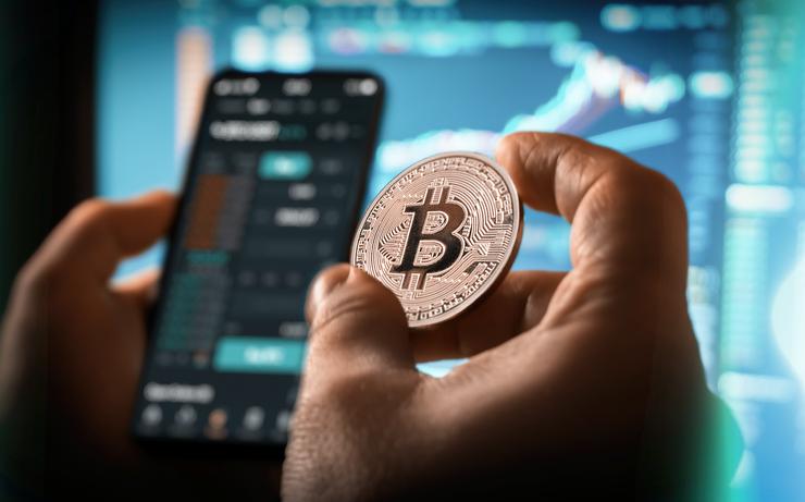 Bitcoin sa drží nad 114 000 $. Oplatí sa ešte stratégia DCA?