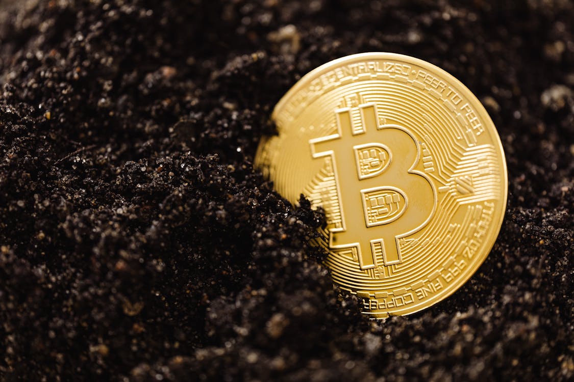 Should You Ditch Mining For ETFs? Bitcoin Investment Strategies Shift With Billion Surge Should You Ditch Mining For ETFs? Bitcoin Investment Strategies Shift With Billion Surge