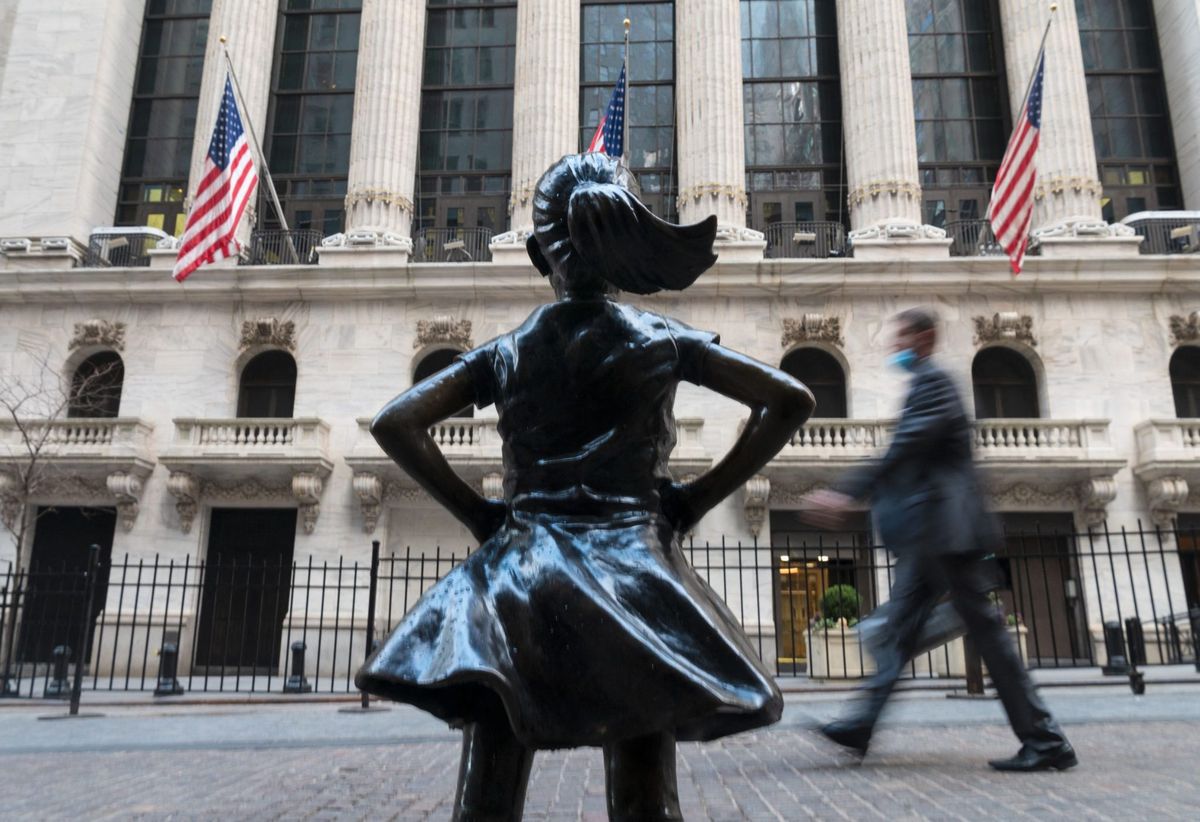 The wait for an elusive recession is getting costly for big-name money managers bullish on bonds. They’re doubling down 1 076b7047 GettyImages 1231891029 e1692568629430