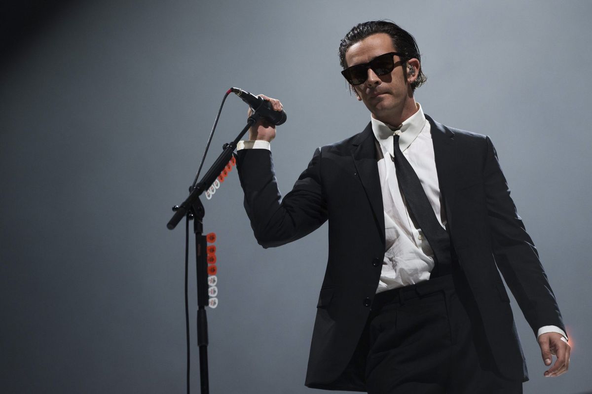 The 1975 is being sued for $2.7 million because of a gay kiss 1 2c582fbd AP23223377775074 e1691966912388