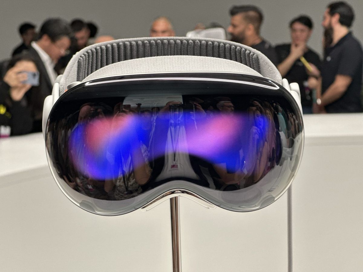 Apple's $3,500 mixed-reality headset is being pitched as a 'superpower' for doctors and teachers 1 655d440c GettyImages 1258467823 e1705625266703