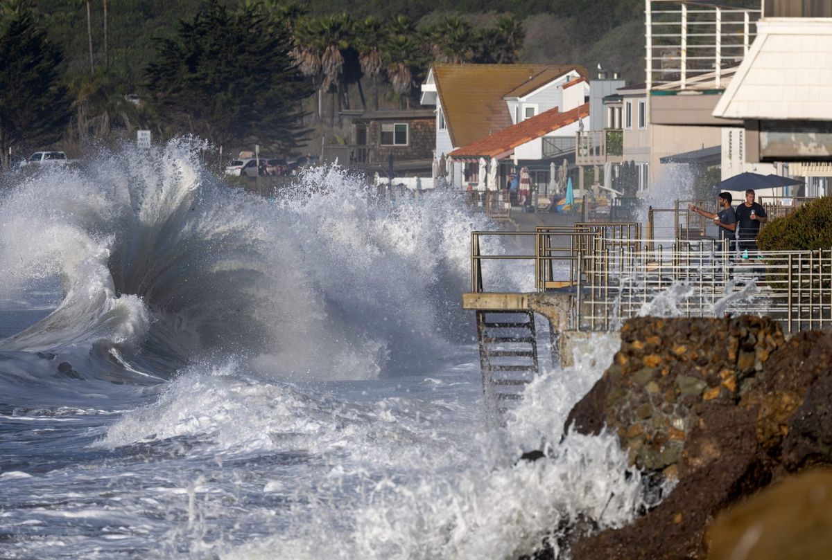 'Gnarly' waves up to 40-feet tall are pummeling West Coast beaches and causing flooding: 'They're huge' 1 be940229 GettyImages 1883322284 e1703797691513
