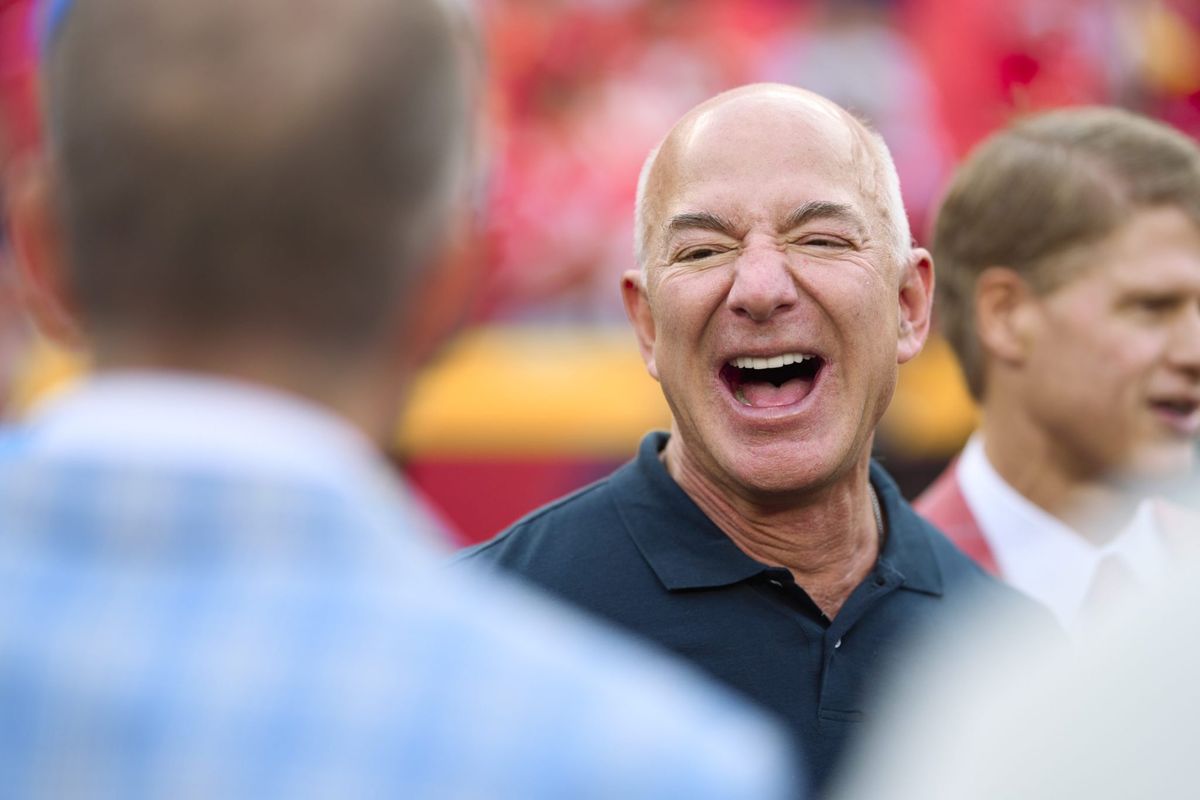 Jeff Bezos just bought a $68 million mansion on an island near Miami known as 'Billionaire Bunker' where the super wealthy rub shoulders 1 fb2dacc0 GettyImages 1243266925 e1691712073527