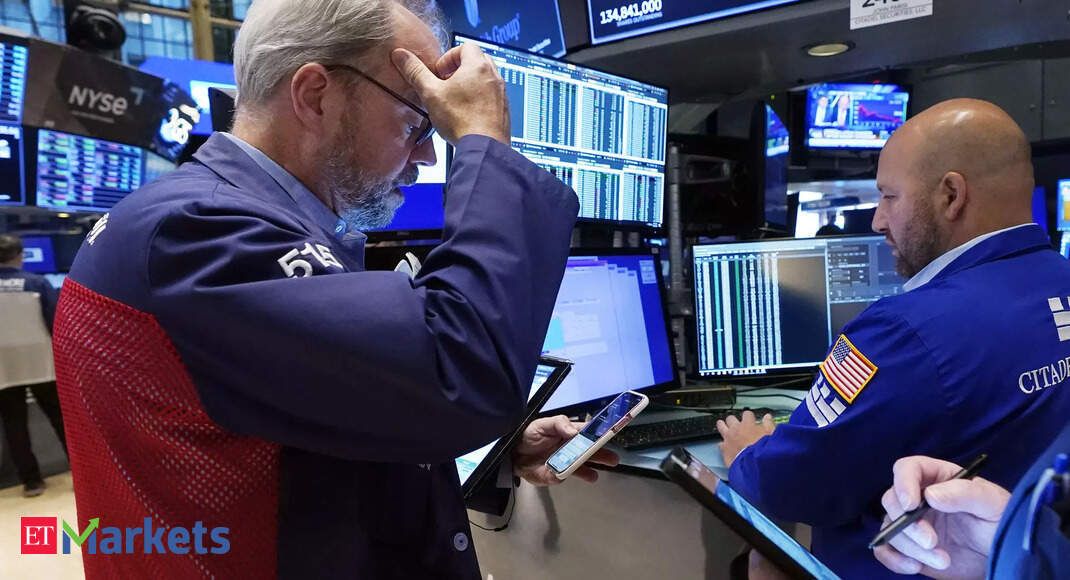 Wall St subdued as chipmakers, growth stocks drag; Fed rate meet in focus