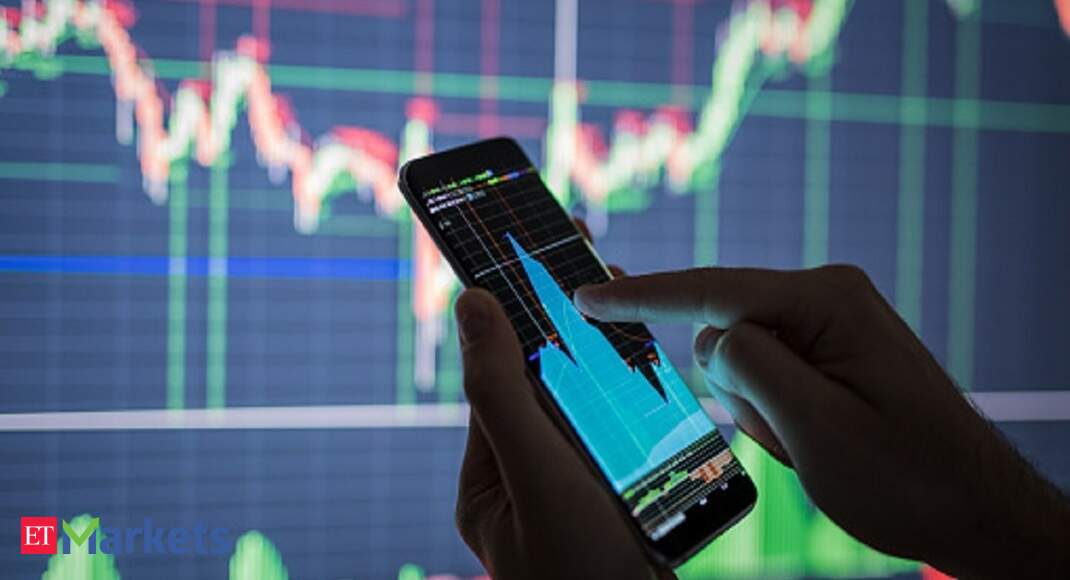 Share price of Siemens  falls  as Nifty  strengthens