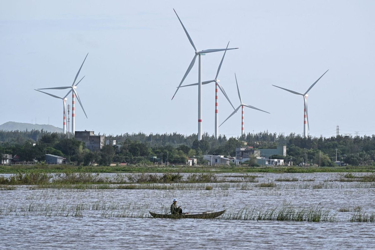Why an ASEAN power grid is key to tapping Southeast Asia's green potential | Fortune 1 014a5a17 GettyImages 2244590742 e1763955165414