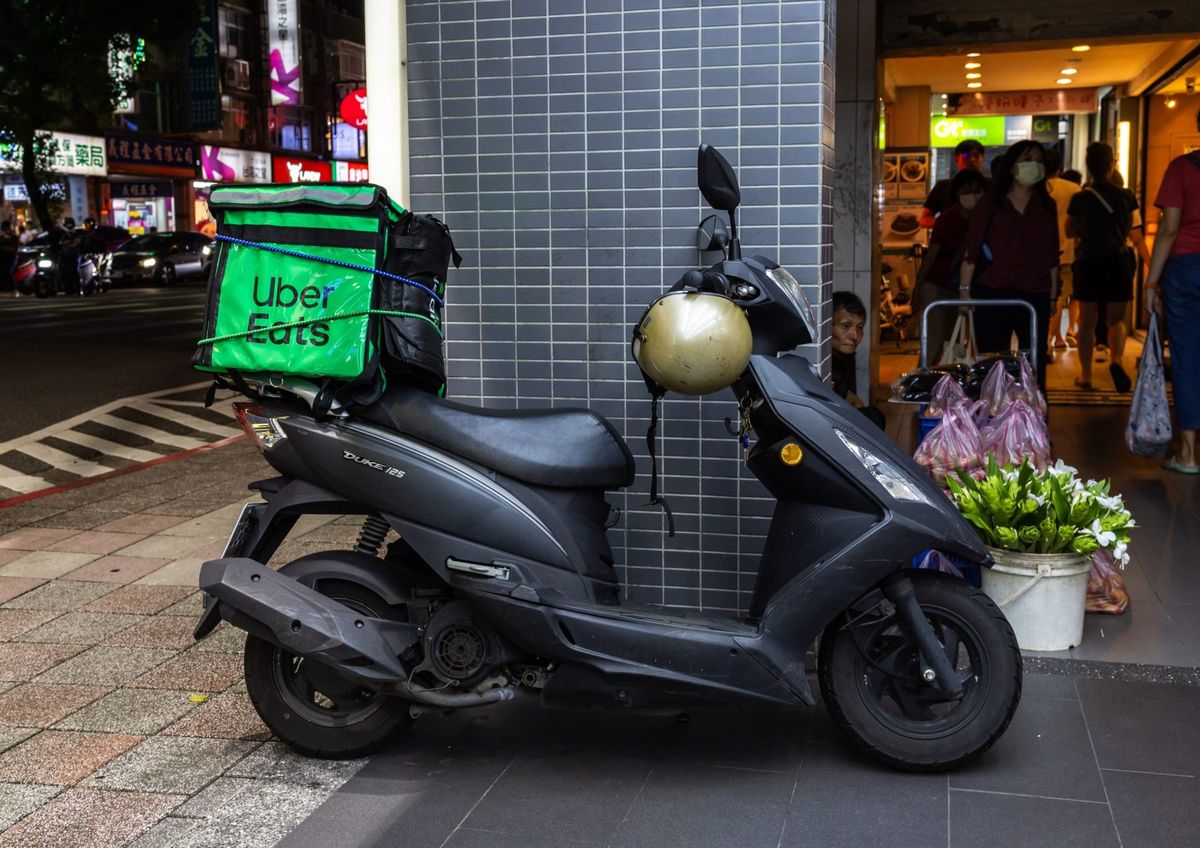 Uber stokes monopoly fears with plan to pay almost $1bn for its only major food delivery competitor in Taiwan 1 04b31642 GettyImages 1754862834 e1715680578250