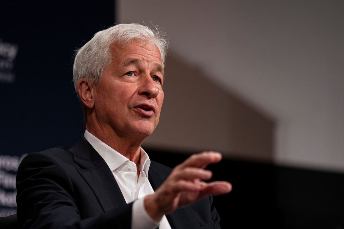 Jamie Dimon is skeptical about a soft landing and says Fed rate cut won't affect the election 1 0b99c966 GettyImages 2171912175 11421a e1726929114394