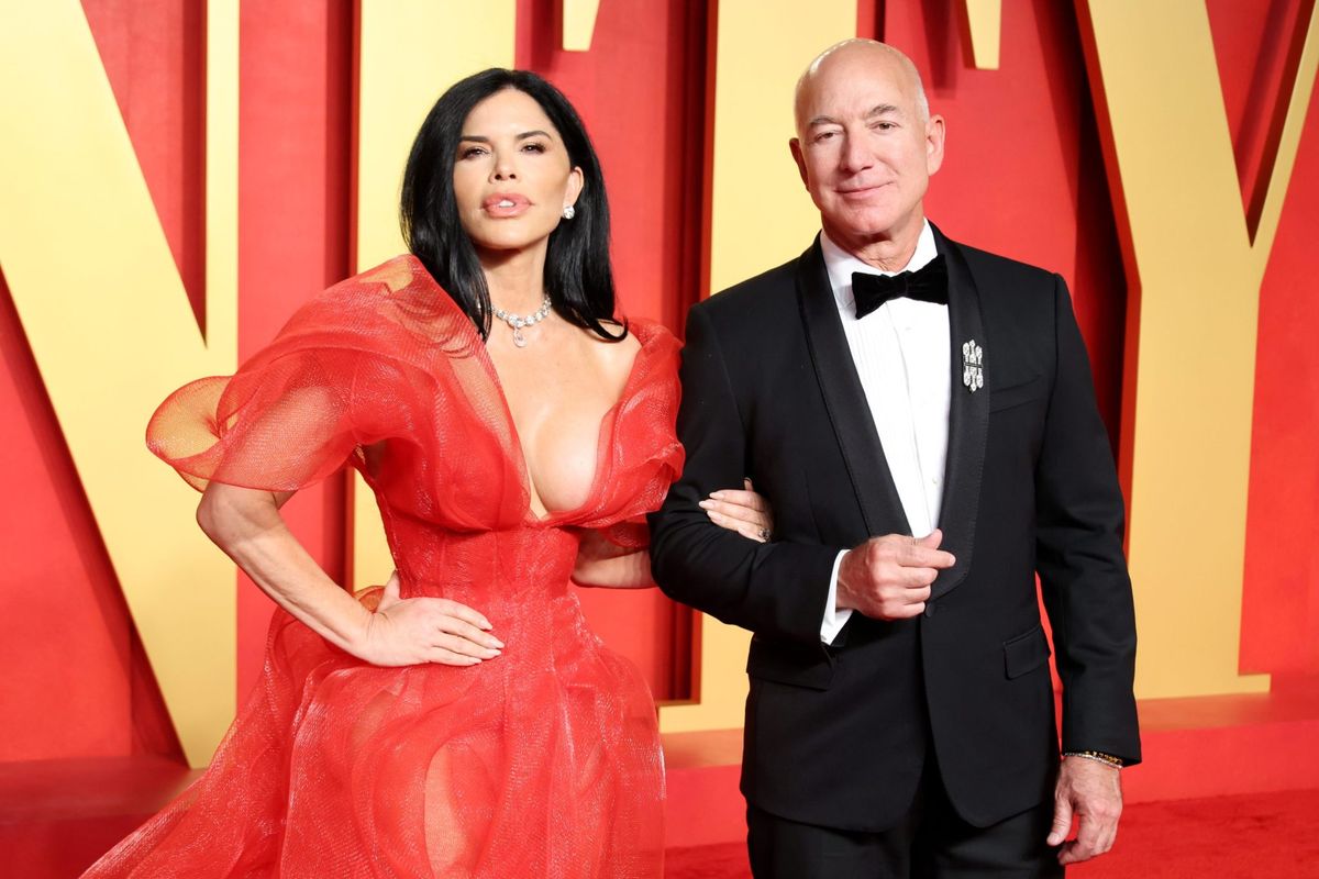 New Florida resident Jeff Bezos pumped $60 million into making lab-grown meat taste better. Ron DeSantis just banned it from the state 1 180521a4 GettyImages 2074864180 e1714770248943